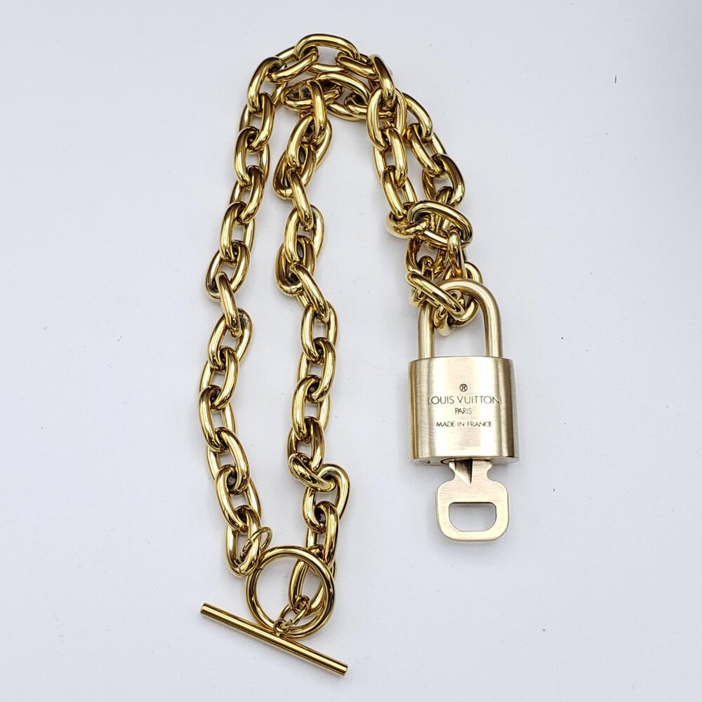 18K Gold-Plated Necklace with Authentic Louis Vuitton Padlock - Picture 6 of 12